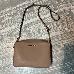 micheal kors crossbody